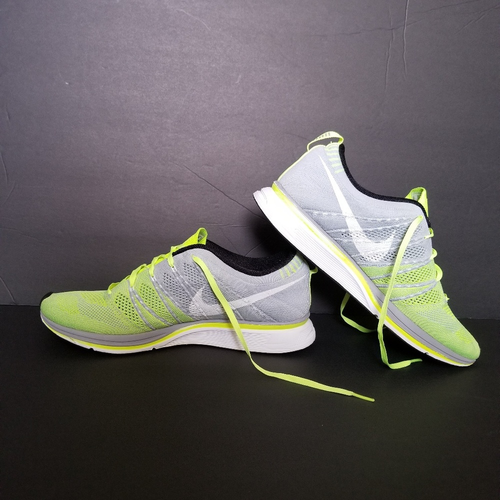 Nike Flyknit trainer mens running shoes size 11.5